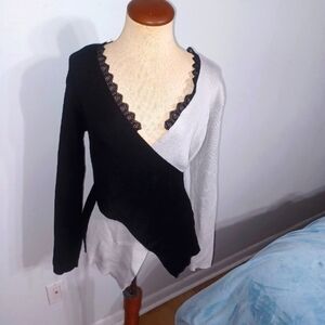 Sexy & Elegant Long Sleeve Sweater- W Sz Large
